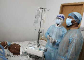 শহীদ আসলাম হুসাইন ভাইয়ের অসুস্থ পিতা ডাক্তার জিন্নাত আলীকে দেখতে যাওয়া