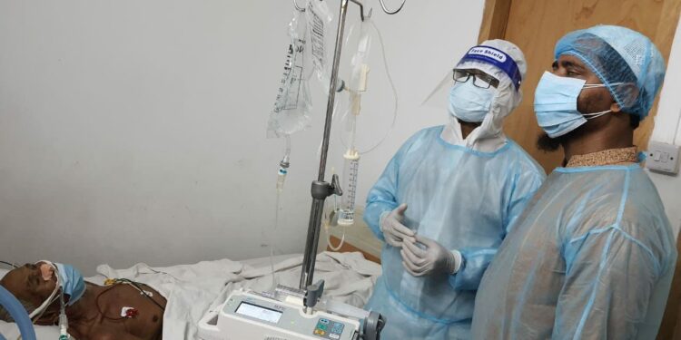 শহীদ আসলাম হুসাইন ভাইয়ের অসুস্থ পিতা ডাক্তার জিন্নাত আলীকে দেখতে যাওয়া