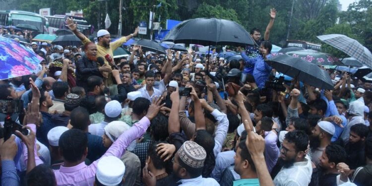 সোহরাওয়ার্দী উদ্যানে সমাবেশ করতে না দেওয়ার প্রতিবাদে রাজধানীতে জামায়াতের বিক্ষোভ