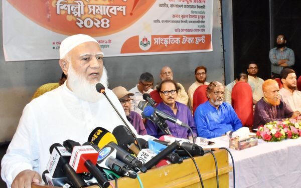 রাজধানীতে সাংস্কৃতিক ঐক্য ফ্রন্টের কবি, লেখক ও শিল্পী সমাবেশ অনুষ্ঠিত  নিজস্ব বিশ্বাস ও সংস্কৃতিকে আঁকড়ে ধরেই বিশ্বের দরবারে মাথা উঁচু করে দাঁড়াতে হবে