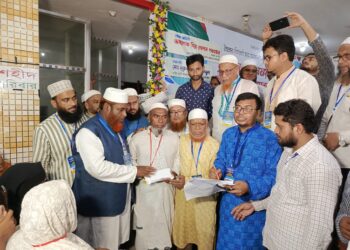 ছাত্র-জনতার আন্দোলনে শহীদ পরিবারদের মাঝে আর্থিক সহায়তা প্রদান নারী-পুরুষ, শিশু-কিশোর কেউ শেখ হাসিনার নিদের্শিত গণহত্যা থেকে রেহাই পায়নি – অধ্যাপক মিয়া গোলাম পরওয়ার