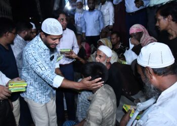 এটিএম আজহারুল ইসলামের মুক্তির আনন্দে— পল্টন থানার উদ্যোগে পরিশ্রমজীবী ভাই-বোনদের মাঝে খাবার বিতরণ