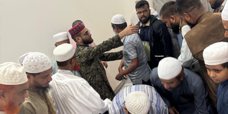 বিশিষ্ট সাহিত্যিক ও শিক্ষাবিদ অধ্যাপক খন্দকার আব্দুল মোমেনের জানাজা ও দাফন সম্পন্ন*