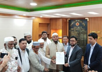 বাউফলে পরিবর্তনের ডাক: বিপুল উৎসাহে ড. শফিকুল ইসলাম মাসুদের মনোনয়নপত্র সংগ্রহ