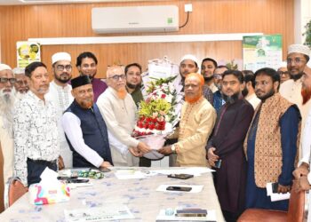 ৫ এমপিকে ঢাকা মহানগরী দক্ষিণ জামায়াতের পক্ষ থেকে ফুলেল শুভেচ্ছা