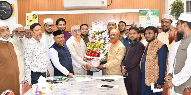 ৫ এমপিকে ঢাকা মহানগরী দক্ষিণ জামায়াতের পক্ষ থেকে ফুলেল শুভেচ্ছা