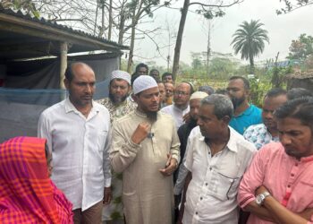 বাউফল সদর ইউনিয়নের ২নং ওয়ার্ডের ভুবনশাহ্ কাচারিতে দুর্বৃত্ত কর্তৃক ক্ষতিগ্রস্ত মন্দির পরিদর্শন ও স্থানীয় সনাতন ধর্মাবলম্বীদের সাথে মতবিনিময় করেছেন পটুয়াখালী-২ আসনের মাটি ও মানুষের নেতা ডক্টর শফিকুল ইসলাম মাসুদ