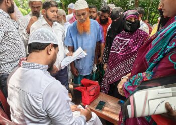 জনতার সেবায় নিজ বাড়িতেও নিরলসভাবে সময় দিচ্ছেন  বাউফলের গণমানুষের সেবক ড. শফিকুল ইসলাম মাসুদ এমপি
