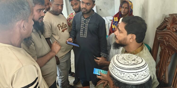মানুষের সুখ-দুঃখের কথা শুনতে নিজ বাড়িতে জনতার সেবায় নিয়োজিত ড. শফিকুল ইসলাম মাসুদ এমপি